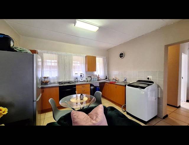 2 BEDROOM APARTMENT TO LET IN HONEYDEW